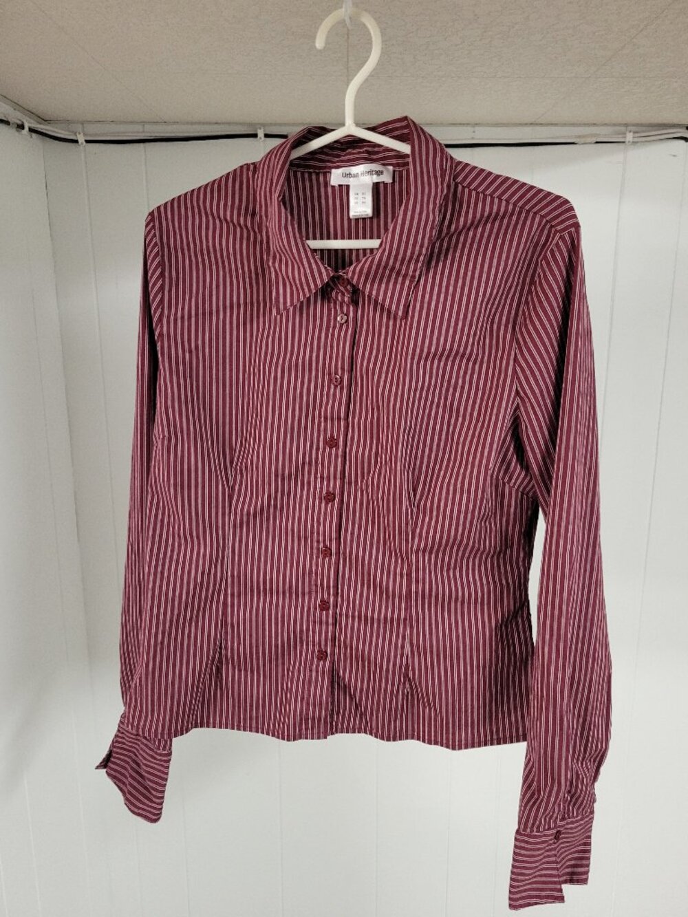 Urban Heritage Collared Long Sleeve Slim Button-Up Shirt (Fitted) NWOT